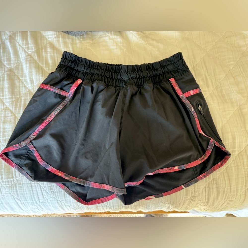 Lululemon Tracker short Size 6